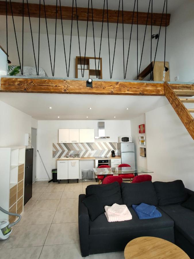 Joli Apparemment Type Loft Apartment Кавайон Екстериор снимка