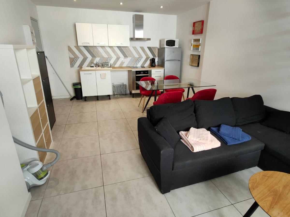 Joli Apparemment Type Loft Apartment Кавайон Екстериор снимка